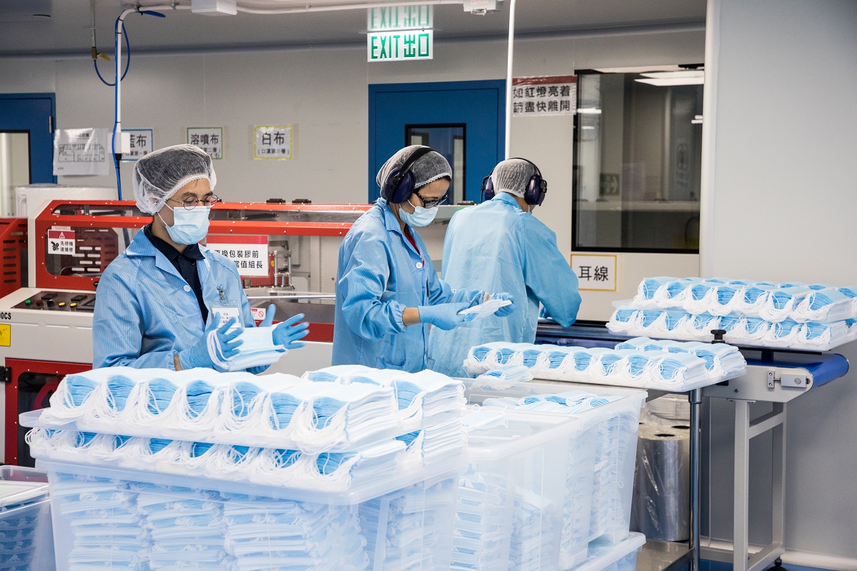 All self-produced face masks are locally manufactured and the cleanliness of the clean room meets ISO class 8 under ISO 14644-1 and has obtained the certification of ATSM Level 1.